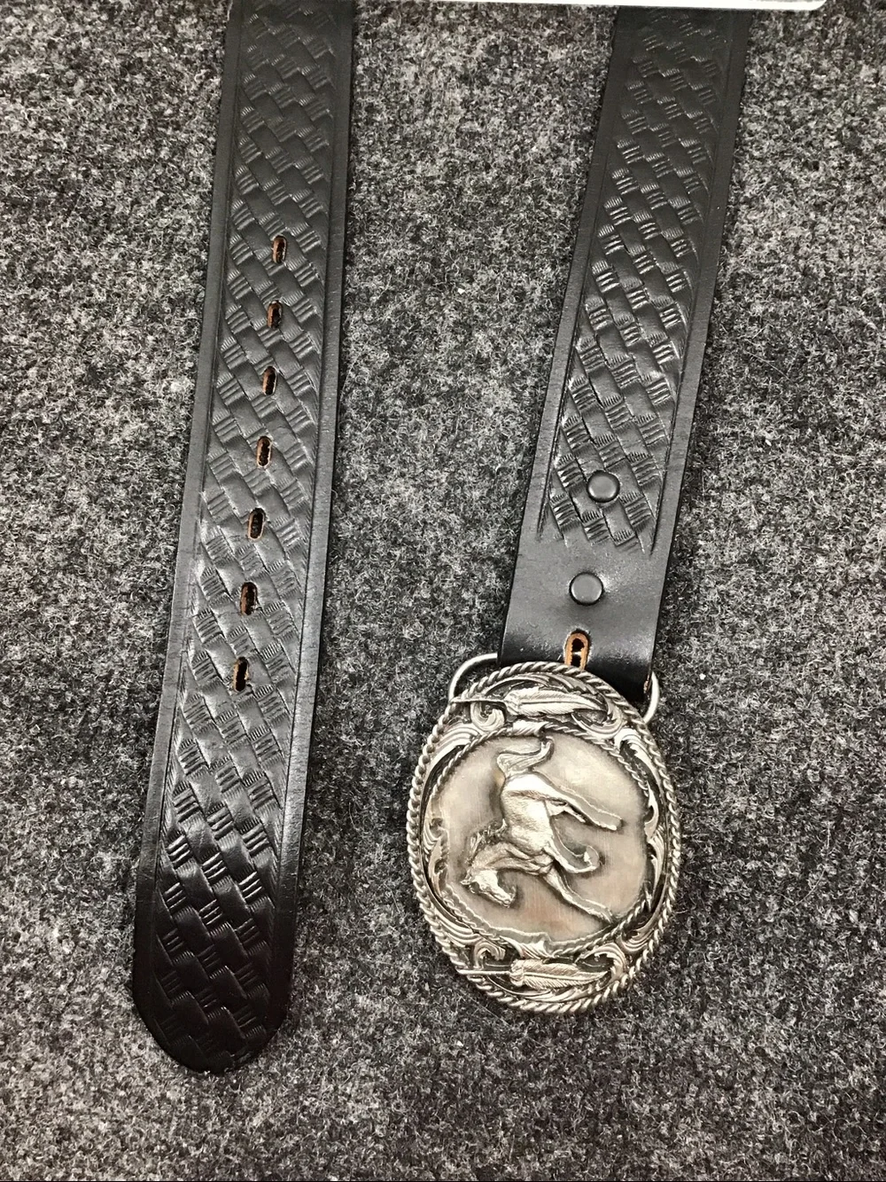 Siskiyou pewter horse buckle black leather western belt 40